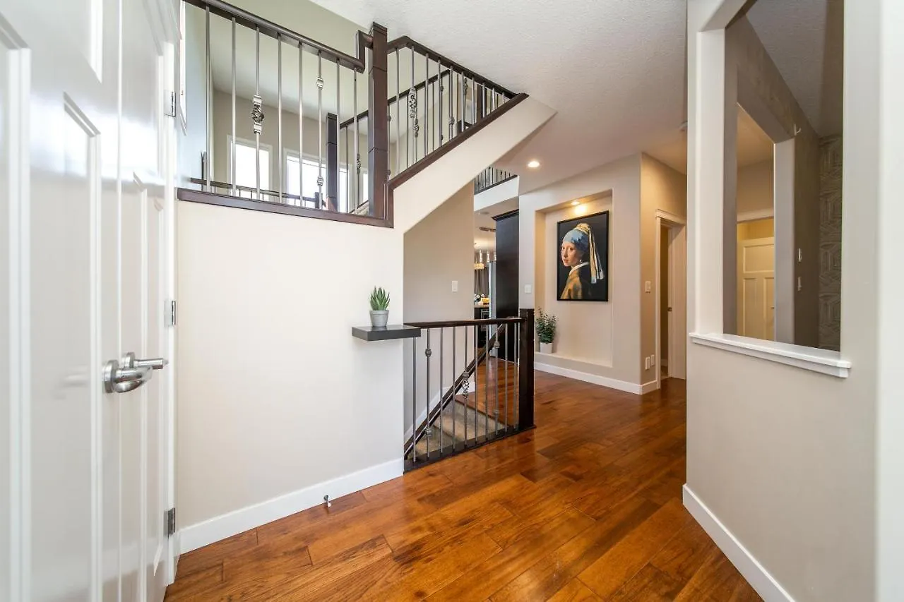 Casa vacanze Huge Luxury Home - Games Room - Double Garage & Fast Wi-Fi - Free Netflix Edmonton