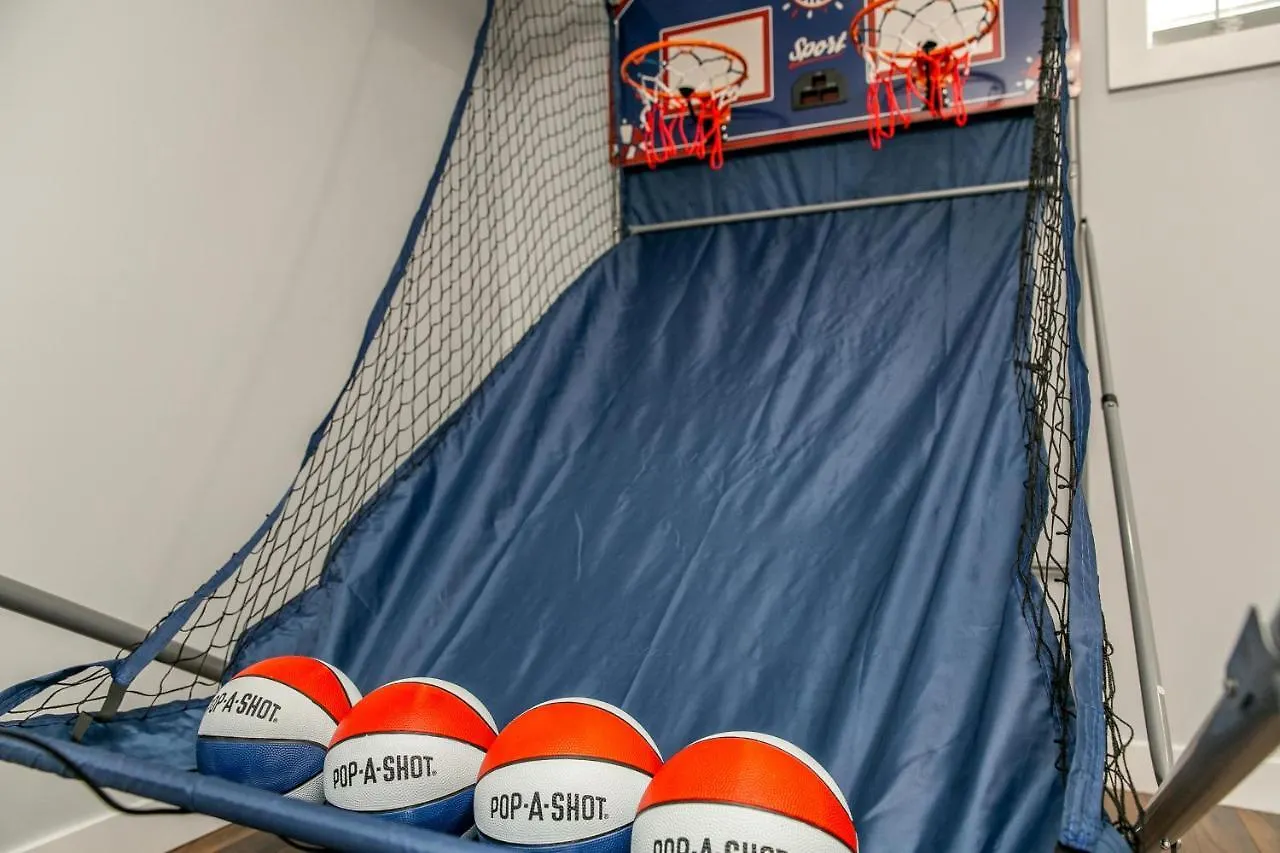 Huge Luxury Home - Games Room - Double Garage & Fast Wi-Fi - Free Netflix Edmonton