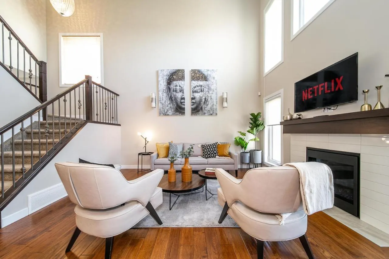 אדמונטון Huge Luxury Home - Games Room - Double Garage & Fast Wi-Fi - Free Netflix 0*,  קנדה