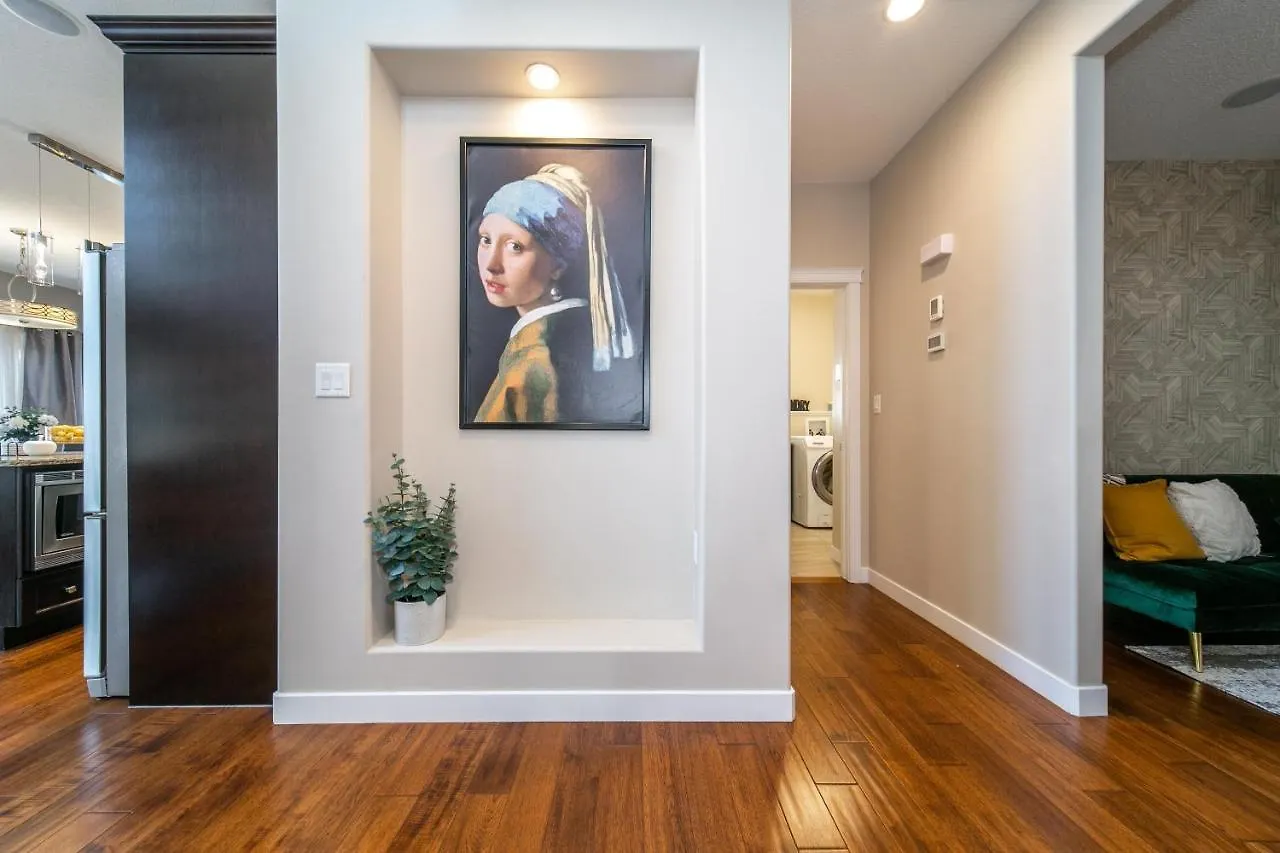 בית נופש אדמונטון Huge Luxury Home - Games Room - Double Garage & Fast Wi-Fi - Free Netflix קנדה
