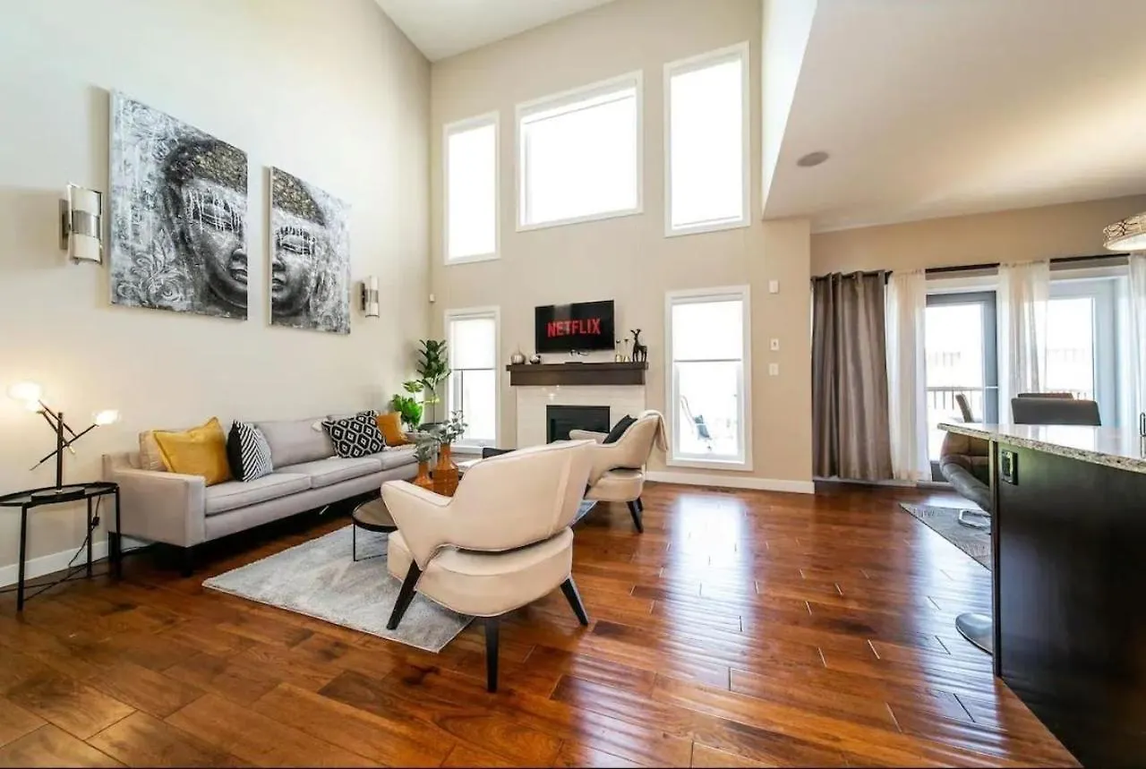 אדמונטון Huge Luxury Home - Games Room - Double Garage & Fast Wi-Fi - Free Netflix 0*,  קנדה